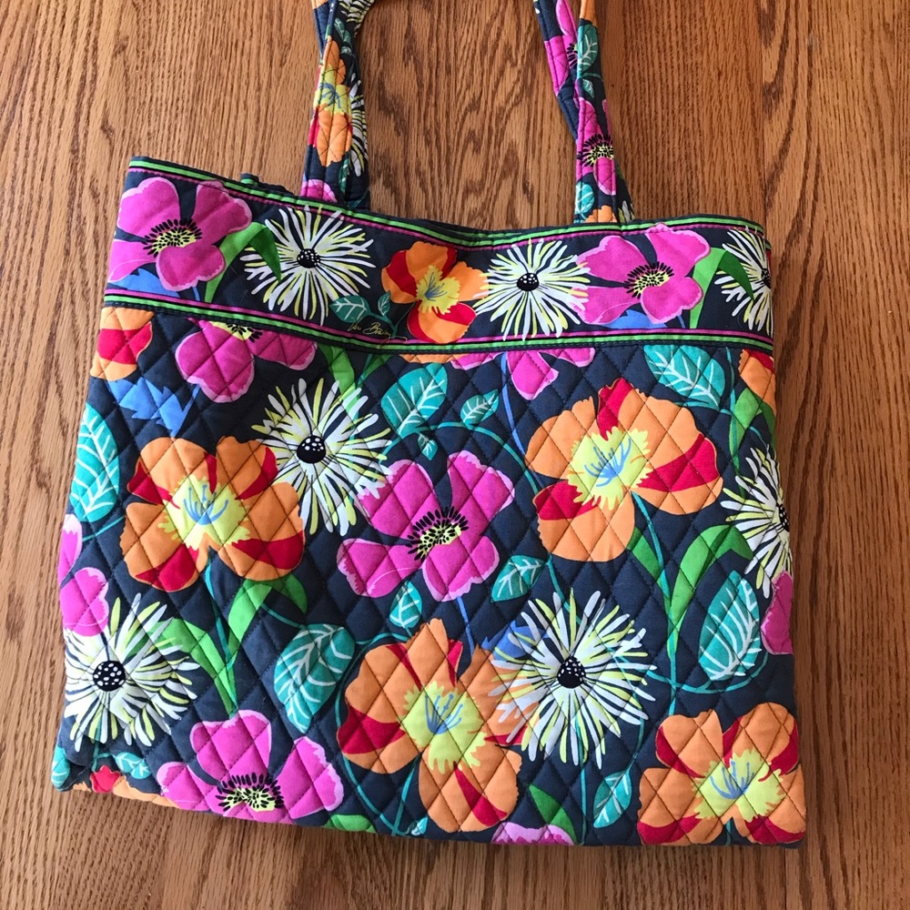 Vera Bradley Grand Tote in Jazzy Blooms - Nice!